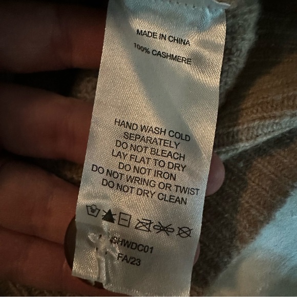 Quince Women's Mongolian Cashmere Fisherman Cropped Cardigan Sweater - Picture 4 of 6